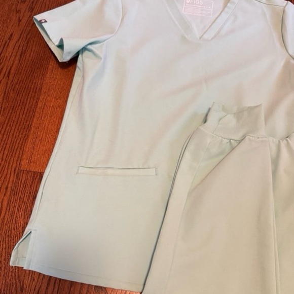 Figs Scrub Set - Picture 2 of 10